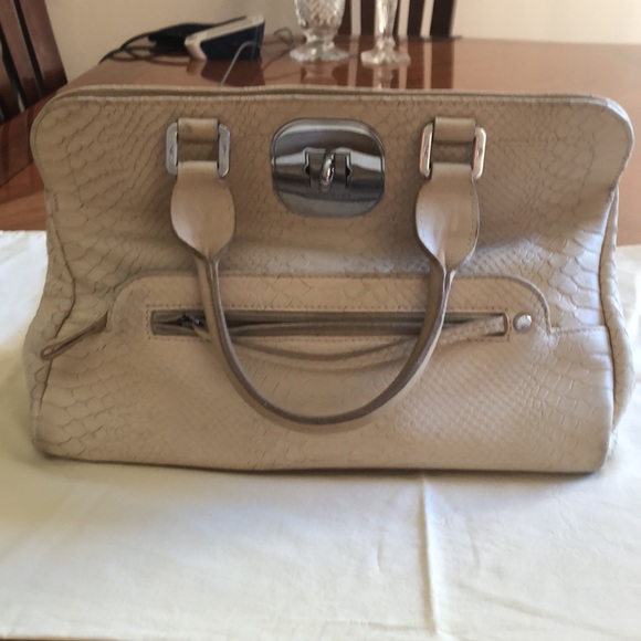 Handbag - Picture 2 of 10